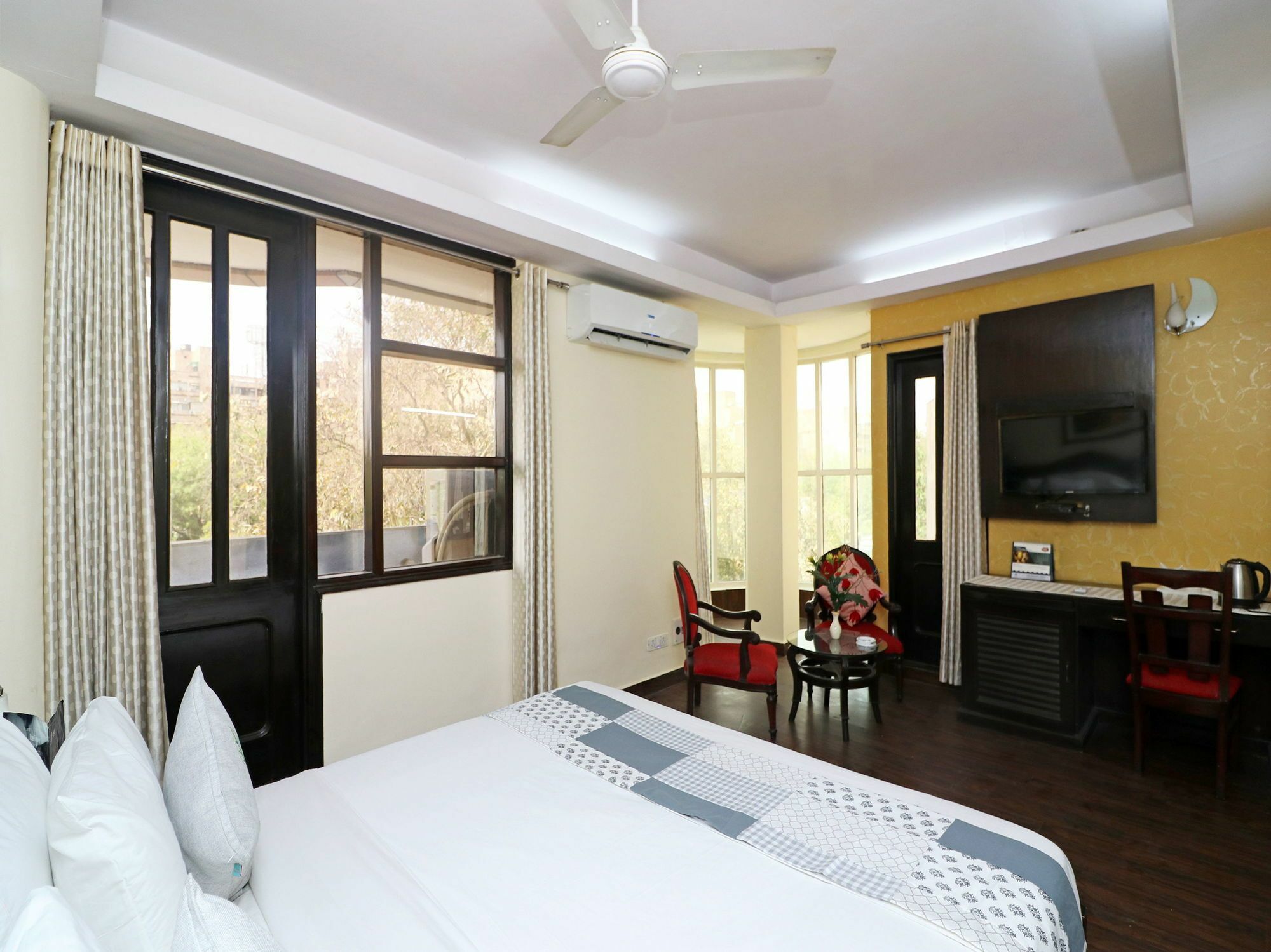 Oyo 13451 Star Corporate Avenue Hotel New Delhi Exterior photo